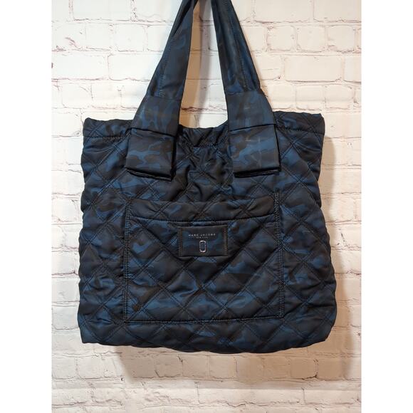 Marc Jacobs Quilted Nylon Knot Large Tote Bag Camouflage Midnight Blue Dust Bag - Picture 2 of 14